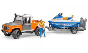 BRUDER Land Rover z lawetą skuterem wodnym i figurką