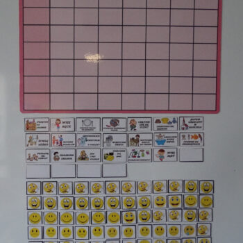Bystra Sowa Magnetyczna tablica motywacyjna - różowa wesołe buźki 476