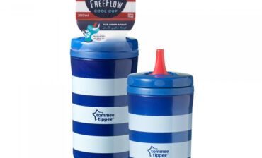 TOMME TIPPEE TOMME TIPPEE Termokubek Free Flow Cool Cup 380 ml 18m+) niebieski