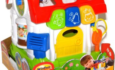 WIKY WINFAT Grający domek 2w1