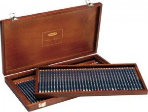 Derwent Kredki akwarelowe 72 KOLORY WATERCOLOUR KASETA DREWNIANA 32891