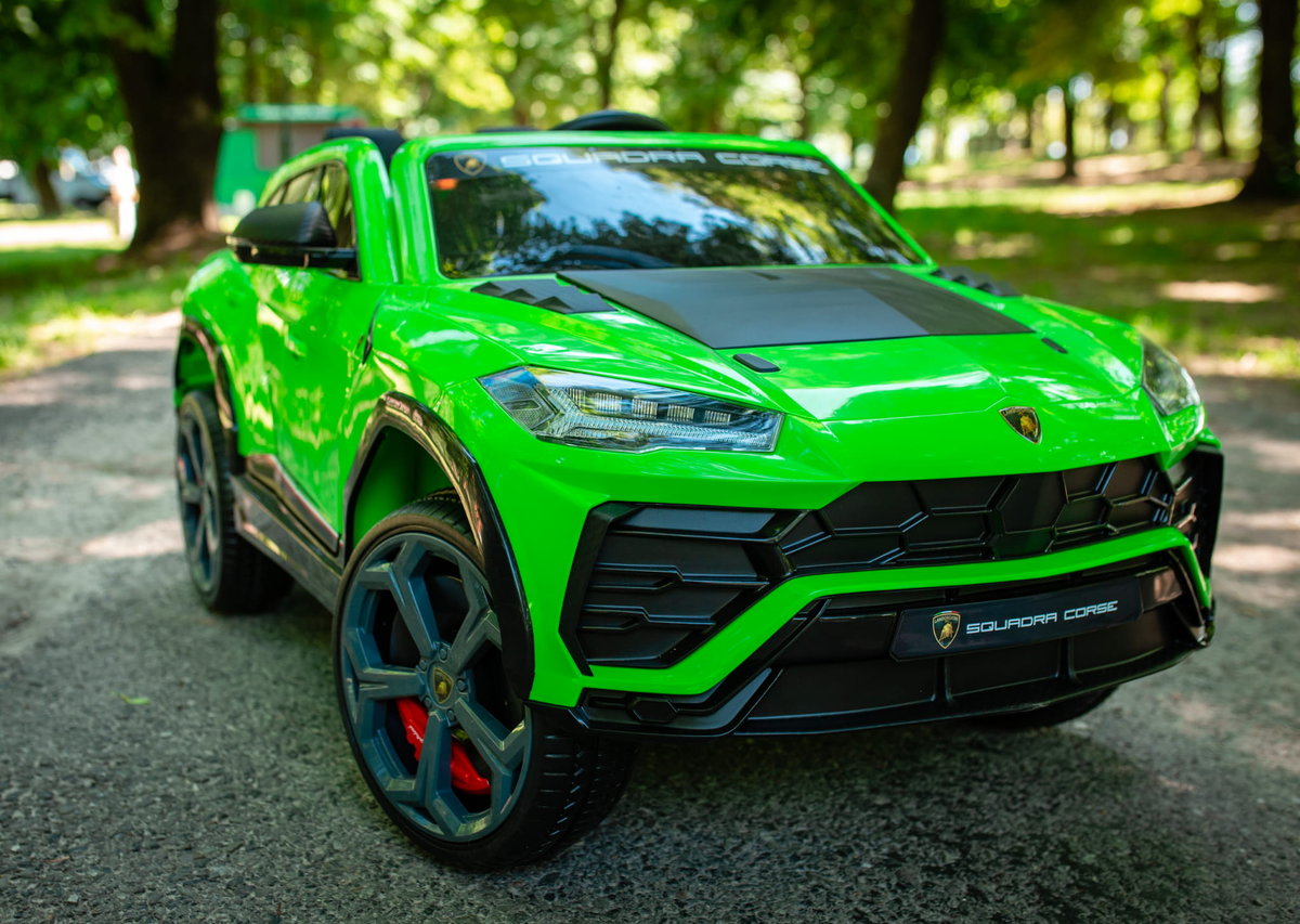Lamborghini URUS ST-X SQUADRA CORSE, zielony